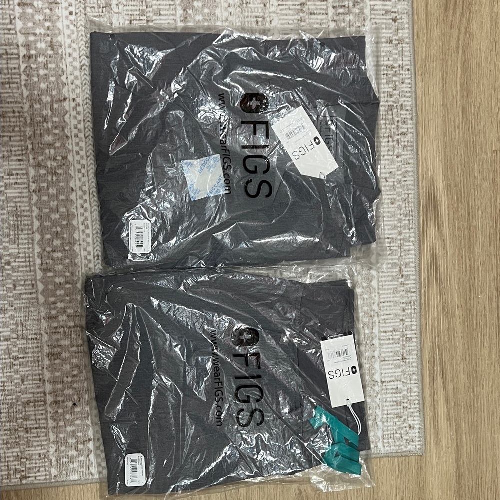 Figs Gray Scrub set